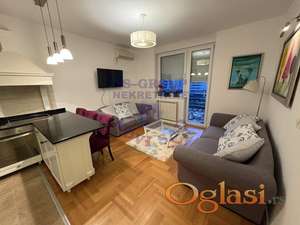 Dvosoban 37m2 u centru Novog Sada