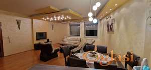 PET FRIENDLY LUX NAMEŠTEN ČETVOROSOBAN STAN SA GARAŽNIM MESTOM U SAMOM CENTRU GRADA 900 EVRA