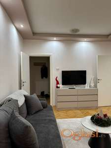 Izdajem stan 43kvm (bulevar oslobođenja)