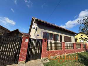 Odlična kuća u Budisavi!