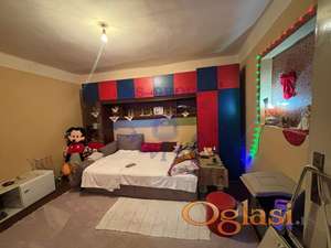 Funkcionalna kuća na lepom placu