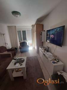 Prodajem trosoban 73m2 renoviran stan na detelinari ili menjam za manji