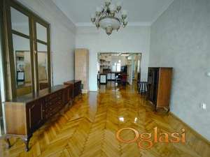 Izdaje se salonski stan kao poslovni prostor u samom centru grada – pešačka zona!