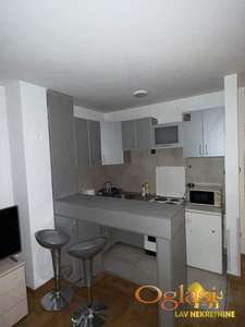 NOVI SAD - CARA DUŠANA - 28.00 m2