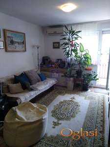 Odlican trosoban stan na Novoj Detelinari