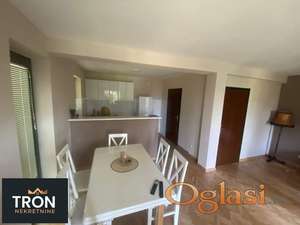 Vikend kućica-apartmani u Borovoj šumi