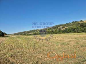 Fantastičan plac nadomak Sremskih Karlovaca!