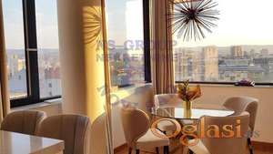 Namešten stan u centru  sa pogledom na ceo grad