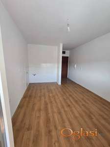 NOVI SAD, CENTAR, PRAZAN ČETVOROSOBAN DUPLEKS, ODMAH USELJIV - 550 E