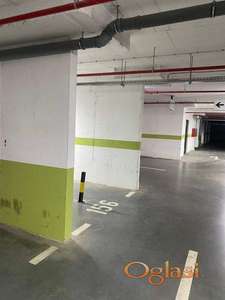 Izdaje se garažno mesto u delu grada Socijalno.