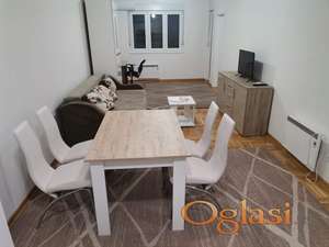 izdajem namešten stan kod Kluza