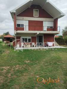 Na prodaju porodična kuća 138m2, Šarlinac, Doljevac