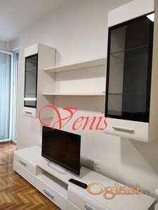 PETROVARADIN ul Okruglićeva 36 m2 - 350 Evra PARKING ID#2737