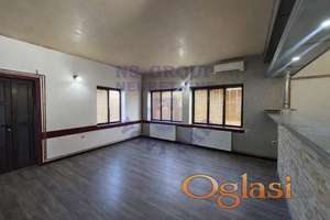 Prelepa porodična kuća na Sajlovu