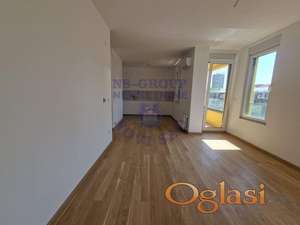 Fantastičan četvorosoban stan na Podbari!