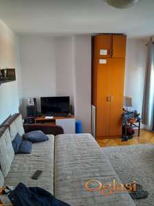 Bulevar Evrope-useljivo od 01.06.2025-garsonjera 250 evra