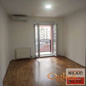 Jednoiposoban stan 40 m², Nova Detelinara, Novi Sad, 3. sprat