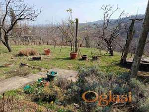 Sr.Karlovci,Zanoš plac 1250m2+objekat 17m2 HITNO!