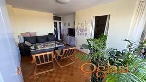 Trosoban stan na Novom Naselju,65m2