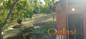 Ledinci, plac sa vikendicom