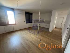 Četvorosoban stan na Bulevaru 121m2