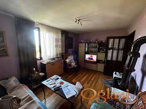 Spratna vikendica na Banstolu