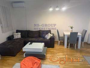 Izdaje se lep dvosoban stan u Petrovaradinu, površine 47m2, na drugom spratu novije zgrade.