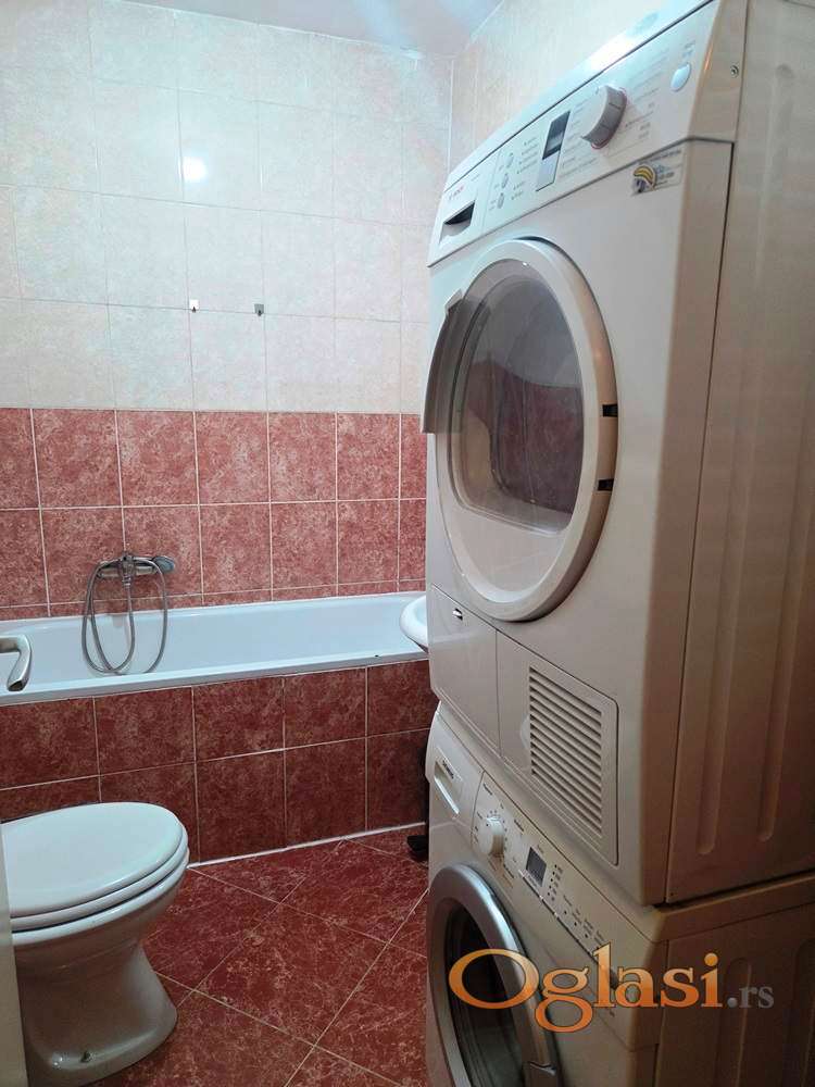 JEDNOIPOSOBAN STAN NA NOVOM NASELJU — fotografija