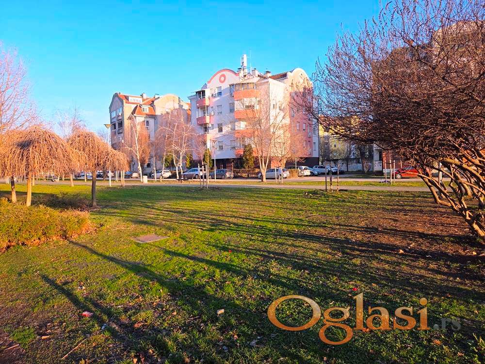 JEDNOIPOSOBAN STAN NA NOVOM NASELJU — fotografija