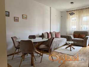 Potpuno nov jednoiposoban stan u Square Gardenu