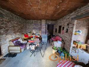 Kuća na odličnoj lokaciji na Adicama!