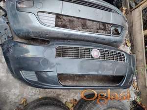 Fiat Grande Punto prednji branik Originalni delovi  Moguca ugradnja delova  Alfa Romeo 147-156-166-159-GT-MiTo-Giulietta Fiat bravo 2 - croma -grande punto -multipla 2 -punto 3 -stilo-idea Freemont Panda 3 500L 500 500x Lancia ypsilon-delta-musa-lybra Volkswagen Golf 6  Audi a3 2012-2020 Volkswagen Passat B7  Ukoliko zelite da porucite Posaljite poruku preko sms poruke ili pozovite na telefon 0616115961