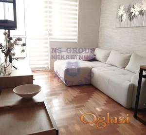 Funkcionalan dvoiposoban stan na Novoj Detelinari