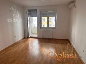 PRAZAN JEDNOIPOSOBAN STAN SA PARKINGOM, KRALJEV PARK