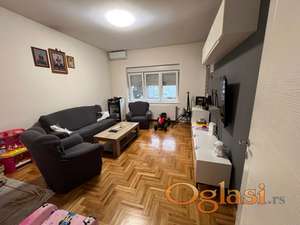 Veternik centar,trosoban u zgradi novije gradnje-parking