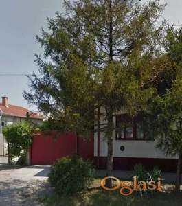 Prodajem kuću na odličnoj lokaciji