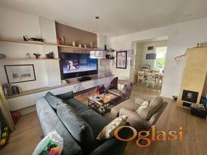 Salonski stan u centru Novog Sada!