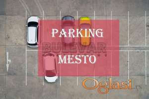 Izdaje se parking mesto u blizini Pravnog fakulteta, 11m2!