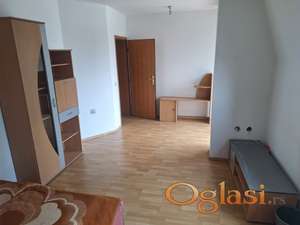 Izdajem nameštenu sobu na Adicama - 180 € (Svi računi ukljuceni)