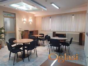 Centar izdaje se poslovni prostor u poslovnoj zgra ID#1531