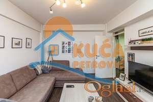 2.5 stan 80m2, Centar