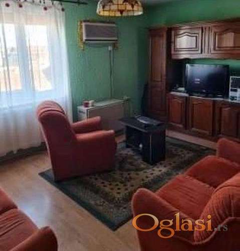 Povoljno, centar Bačke Palanke