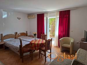 Dva studija na šetalištu