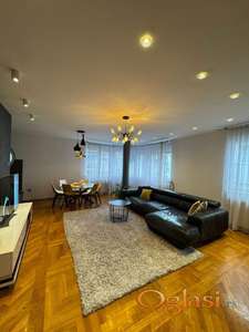 Luksuzan odmah useljiv komforan stan u Danila Kisa