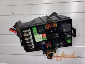 Audi a3 v8 kutija osigurača