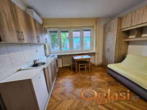 Stan blizu centra i keja