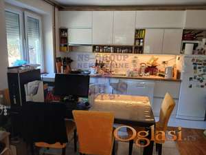 Odlična kuća u gradu! U blizini sve što je neophodno za život! Uknjiženo 1/1