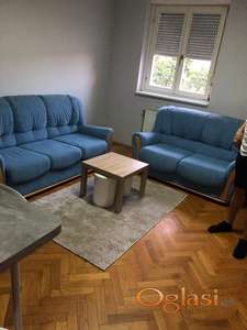 Izdajem namešten stan 31m² u centru Novog Sada