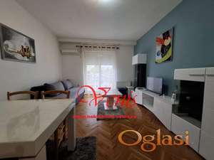 GRBAVICA ul.  Trg Komnenskog  49 m2 - 450 Evra USELJIV ID#2533