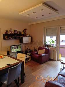 Na prodaju funkcionalan stan sa tri spavaće sobe na Somborskom bulevaru